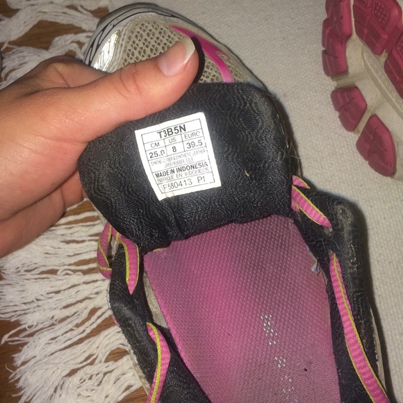 asics running shoes - Picture 3 of 6